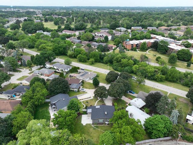 10063 W Grantosa DRIVE, Milwaukee, WI 53222