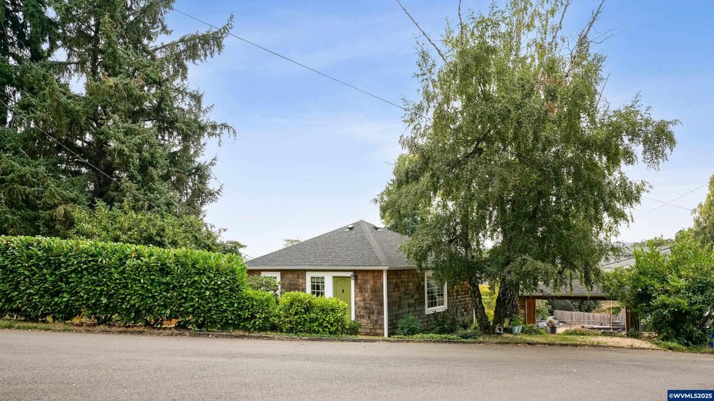 910 Terrace Dr NW, Salem, OR 97304