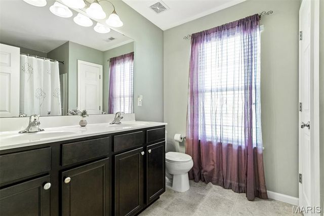 210 Flint Brook Drive, O'fallon, MO 63366