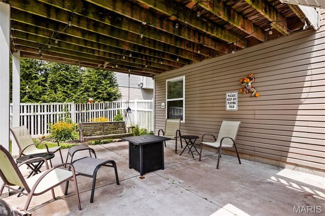 210 Flint Brook Drive, O'fallon, MO 63366