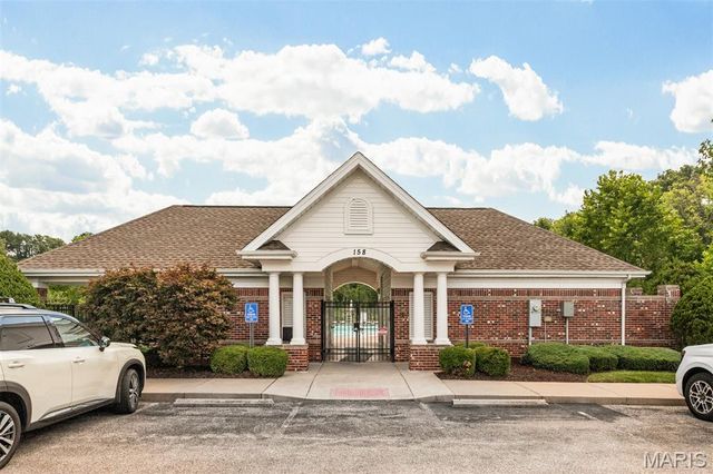 210 Flint Brook Drive, O'fallon, MO 63366