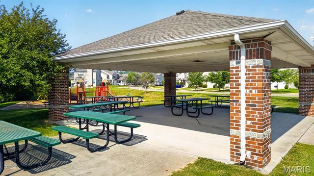 210 Flint Brook Drive, O'fallon, MO 63366