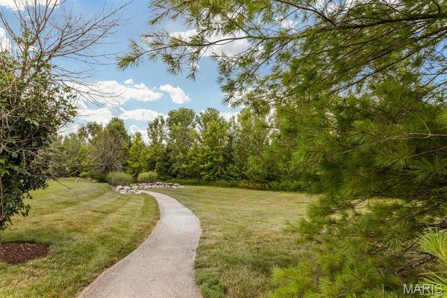 210 Flint Brook Drive, O'fallon, MO 63366