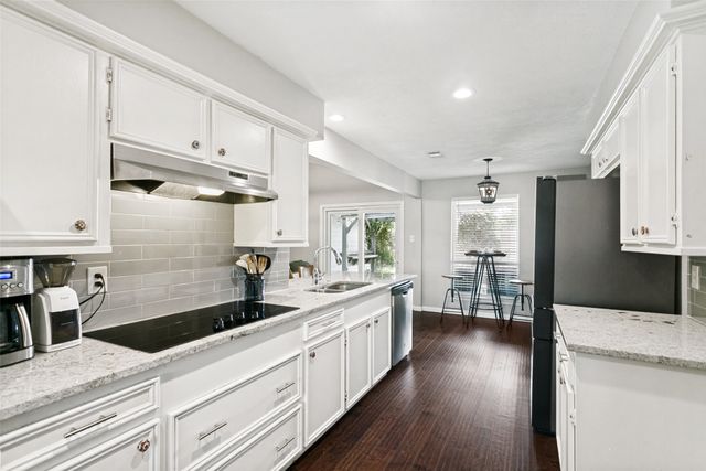 2904 Princeton Drive, Plano, TX 75075