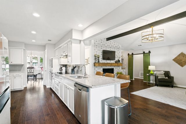 2904 Princeton Drive, Plano, TX 75075