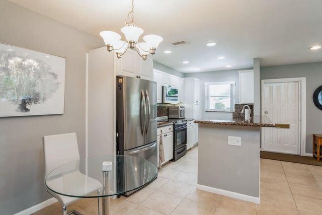 1230 S Drive Way A, Delray Beach, FL 33445