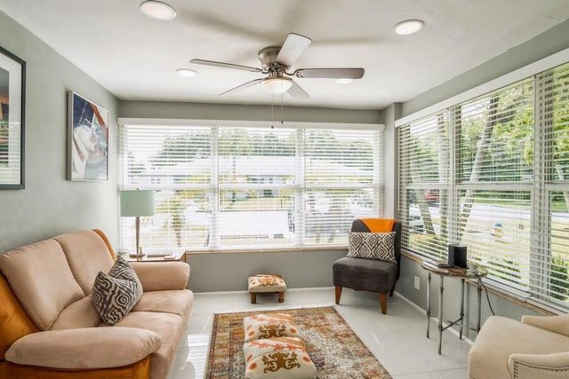 1230 S Drive Way A, Delray Beach, FL 33445