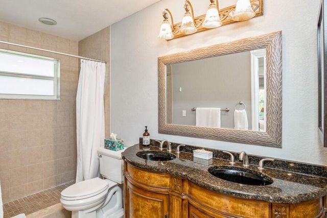 1230 S Drive Way A, Delray Beach, FL 33445