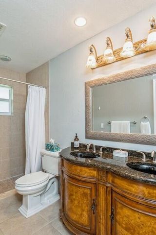 1230 S Drive Way A, Delray Beach, FL 33445