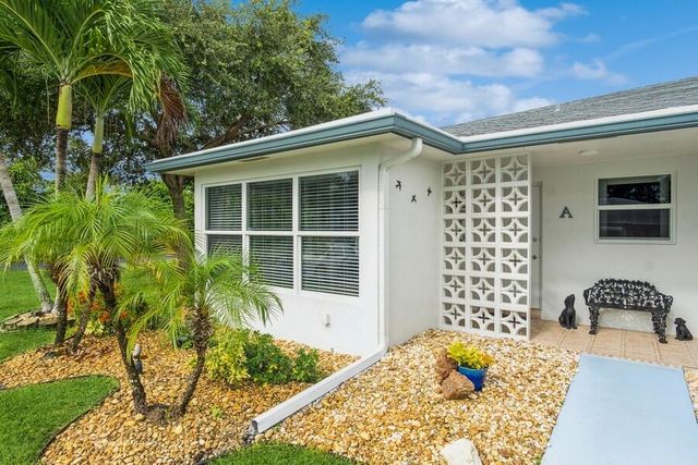 1230 S Drive Way A, Delray Beach, FL 33445