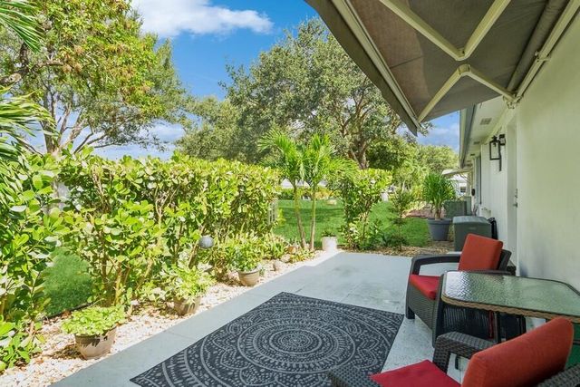 1230 S Drive Way A, Delray Beach, FL 33445