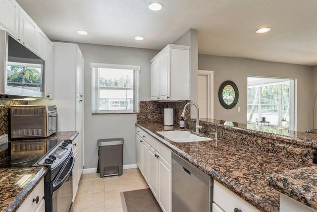 1230 S Drive Way A, Delray Beach, FL 33445