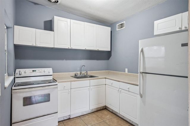 205 OAKLAND AVENUE, Sanford, FL 32773