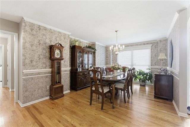 6906 N BELLEFONTAINE Avenue, Gladstone, MO 64119