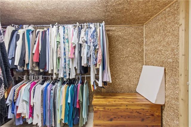 6906 N BELLEFONTAINE Avenue, Gladstone, MO 64119