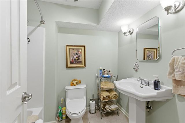 6906 N BELLEFONTAINE Avenue, Gladstone, MO 64119