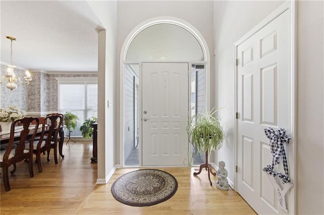 6906 N BELLEFONTAINE Avenue, Gladstone, MO 64119