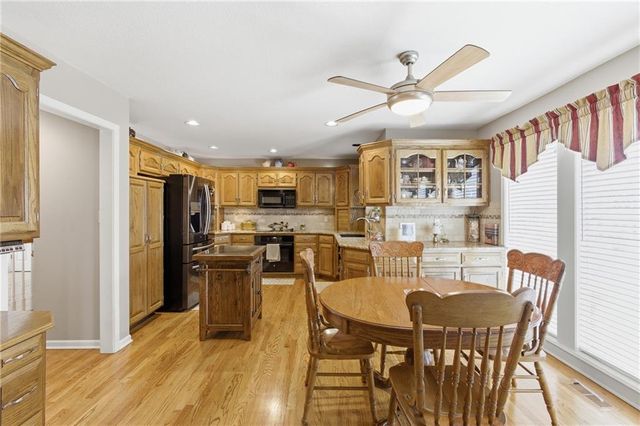 6906 N BELLEFONTAINE Avenue, Gladstone, MO 64119