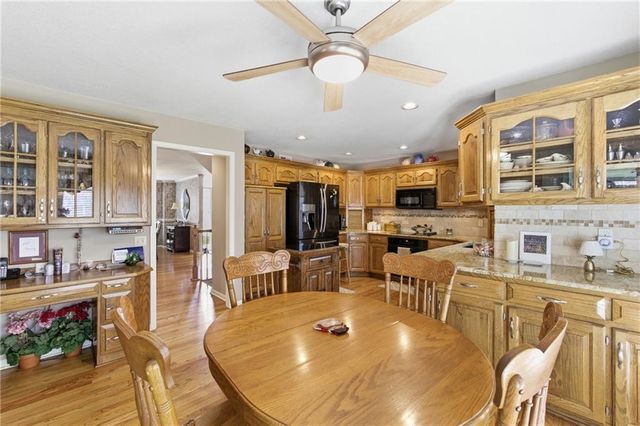 6906 N BELLEFONTAINE Avenue, Gladstone, MO 64119