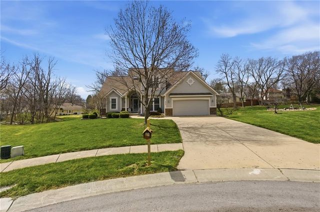 6906 N BELLEFONTAINE Avenue, Gladstone, MO 64119