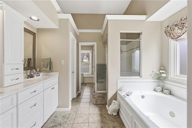 6906 N BELLEFONTAINE Avenue, Gladstone, MO 64119