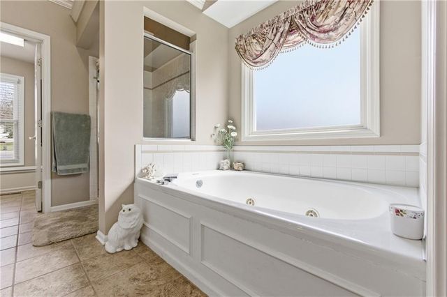 6906 N BELLEFONTAINE Avenue, Gladstone, MO 64119