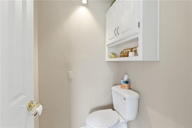 6906 N BELLEFONTAINE Avenue, Gladstone, MO 64119