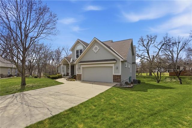 6906 N BELLEFONTAINE Avenue, Gladstone, MO 64119