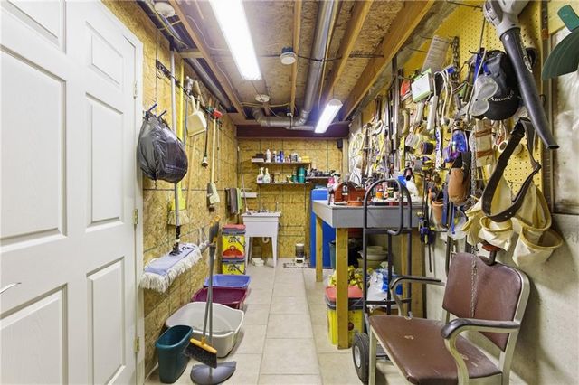 6906 N BELLEFONTAINE Avenue, Gladstone, MO 64119