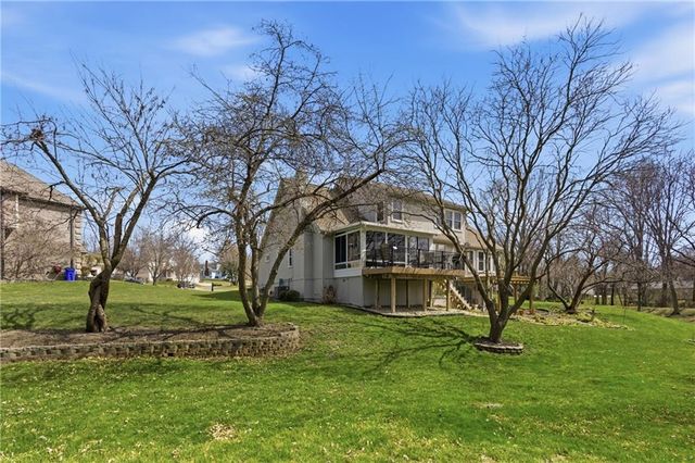 6906 N BELLEFONTAINE Avenue, Gladstone, MO 64119