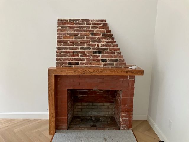 35 West St, Petersham, MA 01366