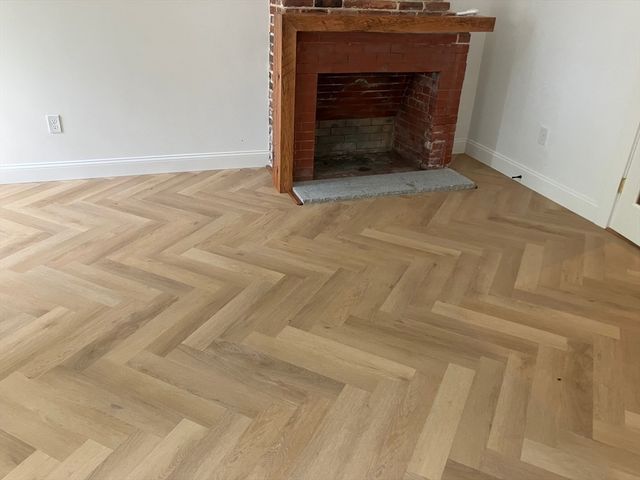 35 West St, Petersham, MA 01366