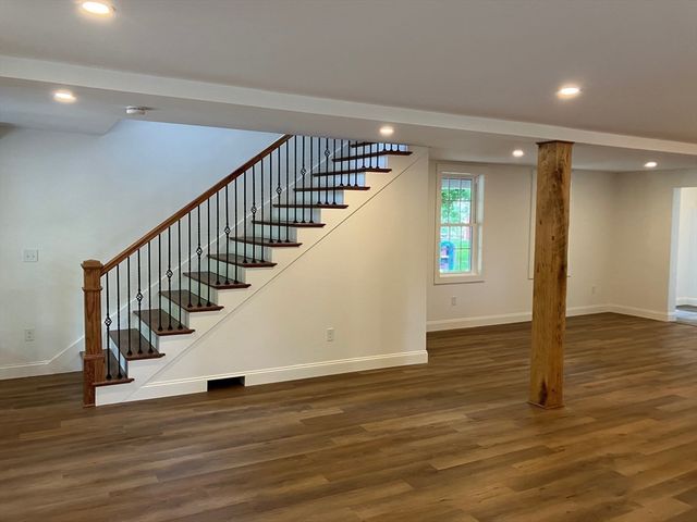 35 West St, Petersham, MA 01366