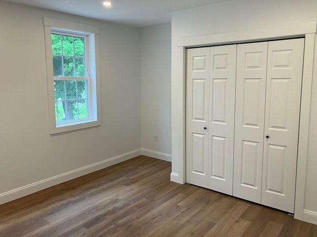 35 West St, Petersham, MA 01366