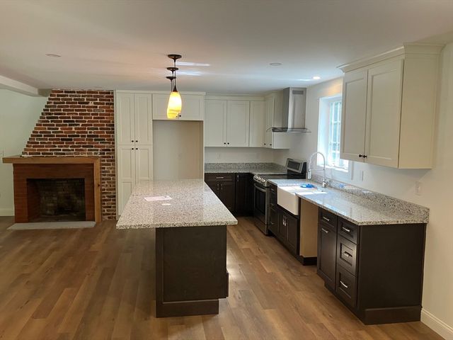 35 West St, Petersham, MA 01366