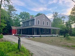 35 West St, Petersham, MA 01366