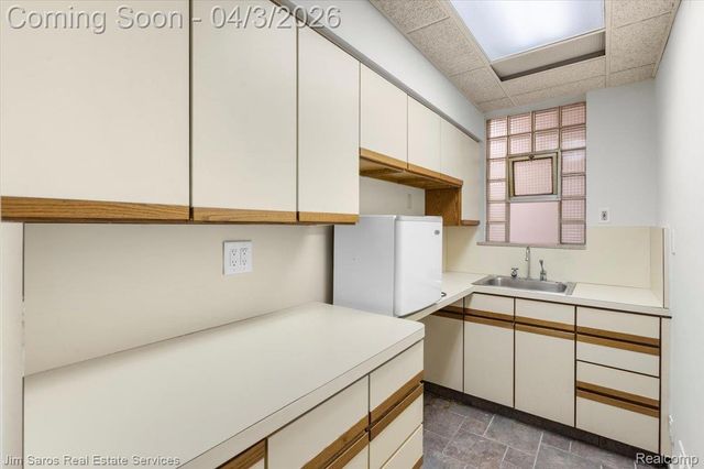 18514 Mack Avenue 101, Grosse Pointe Farms, MI 48236