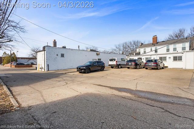 18514 Mack Avenue 101, Grosse Pointe Farms, MI 48236