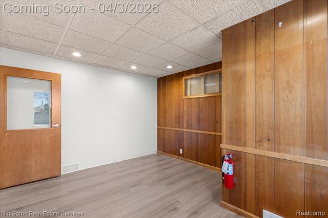 18514 Mack Avenue 101, Grosse Pointe Farms, MI 48236