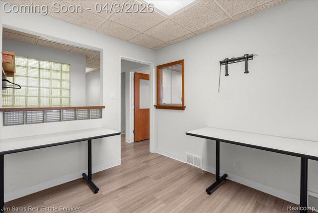 18514 Mack Avenue 101, Grosse Pointe Farms, MI 48236