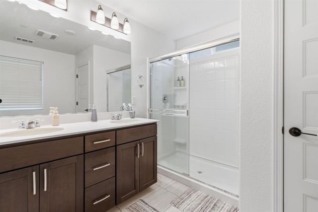 1653 Dairy Ln, Manteca, CA 95337