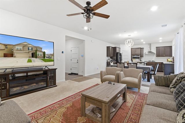 1653 Dairy Ln, Manteca, CA 95337