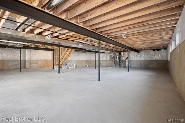 35689 Windridge Drive, New Baltimore, MI 48047