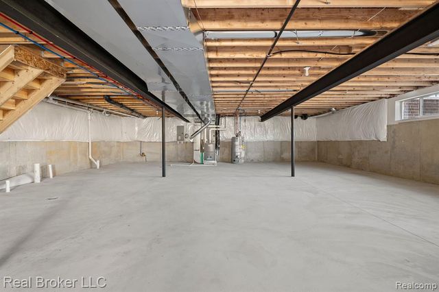 35689 Windridge Drive, New Baltimore, MI 48047