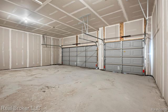 35689 Windridge Drive, New Baltimore, MI 48047