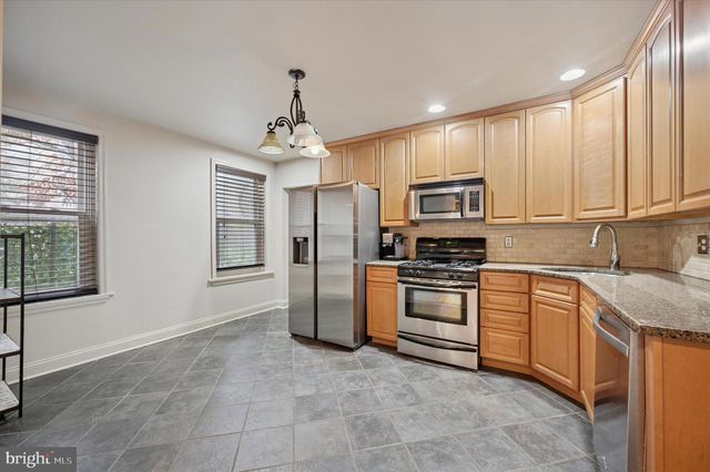 4383 MANAYUNK AVE, Philadelphia, PA 19128