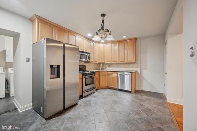 4383 MANAYUNK AVE, Philadelphia, PA 19128