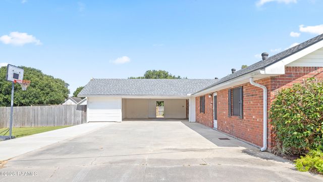 817 Cemetery Road, St. Martinville, LA 70582