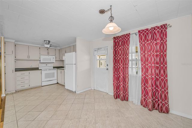 10539 TAHITIAN LANE 112, Largo, FL 33773