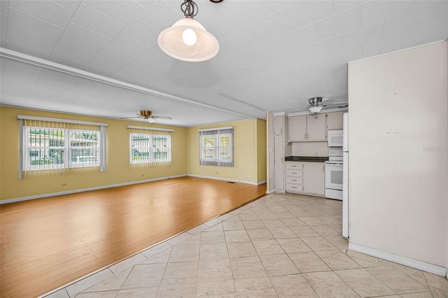 10539 TAHITIAN LANE 112, Largo, FL 33773